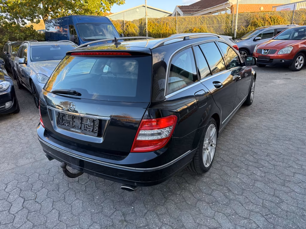 Mercedes-Benz C 320