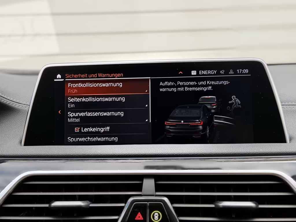 BMW 745