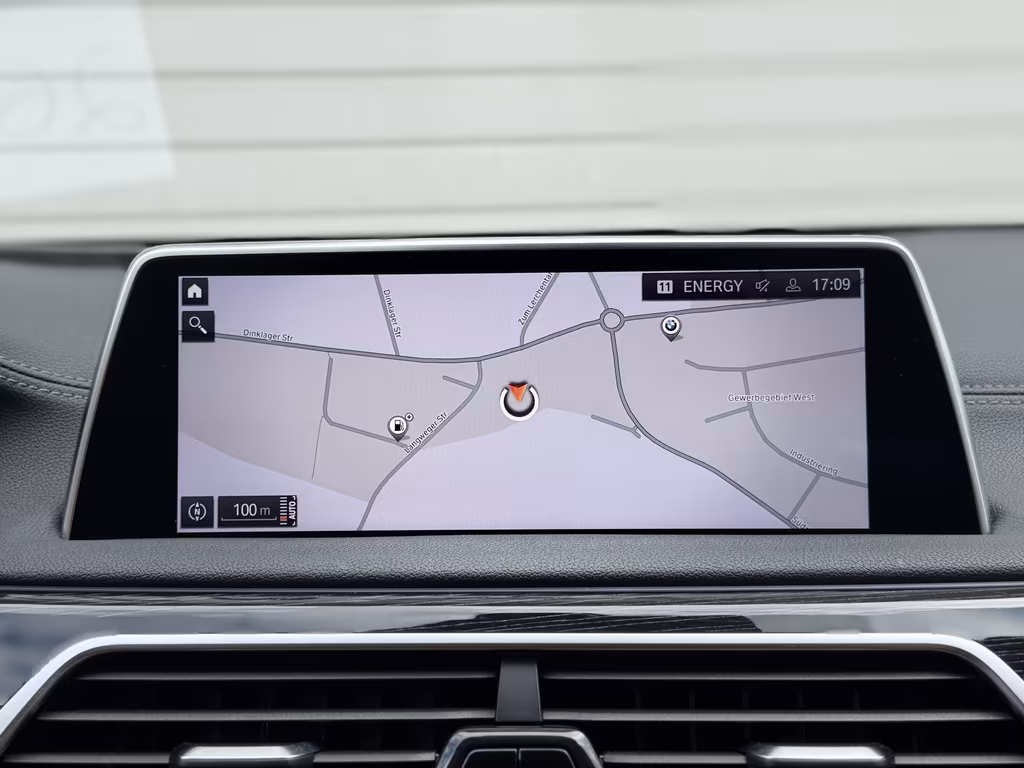 BMW 745