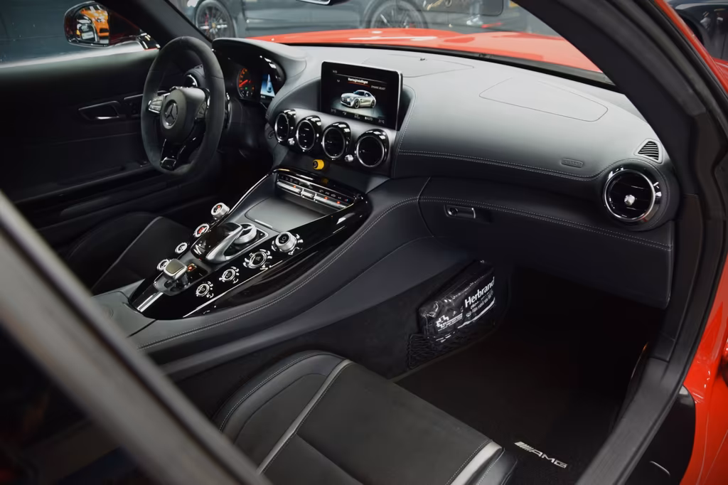 Mercedes-Benz AMG GT R