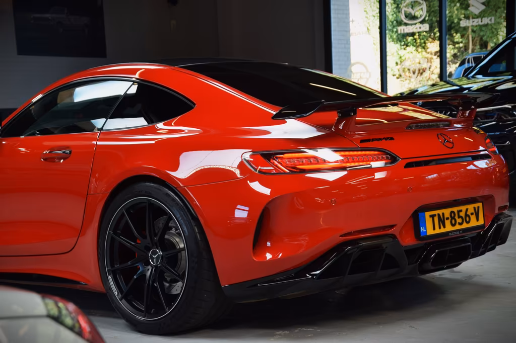 Mercedes-Benz AMG GT R