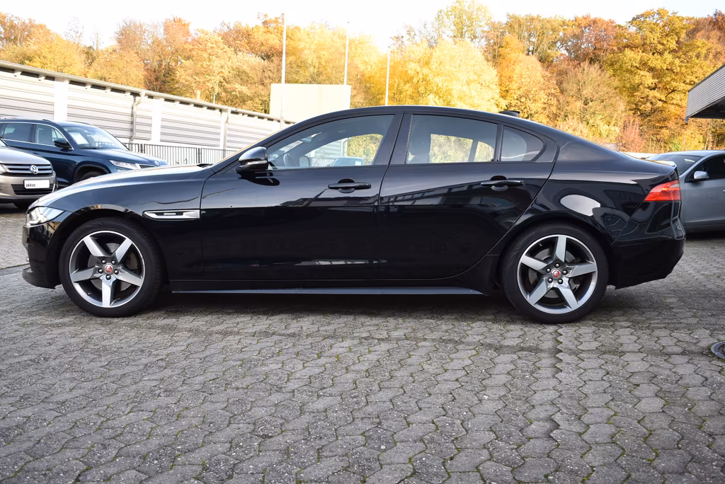 Jaguar XE