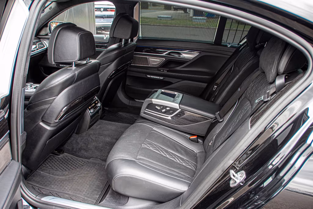BMW M760