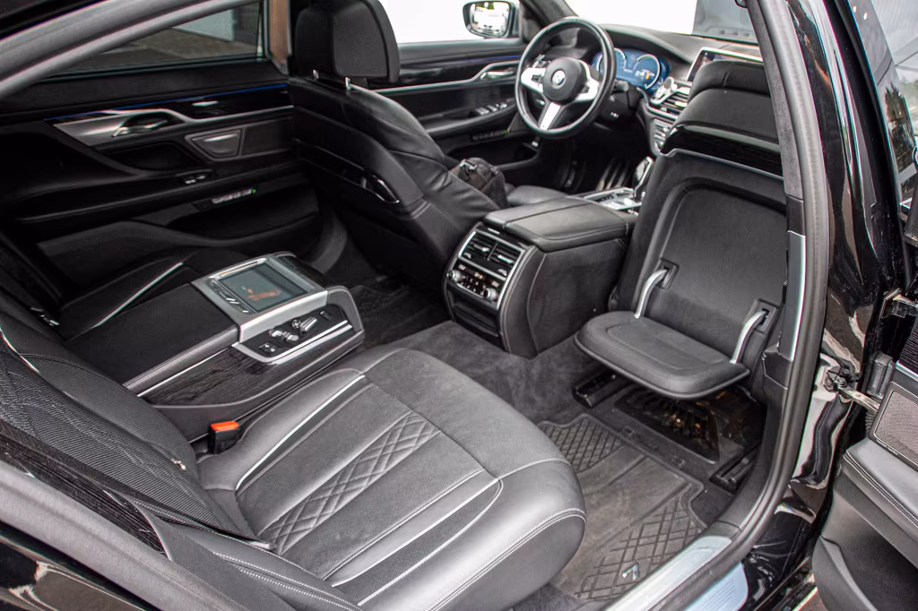 BMW M760