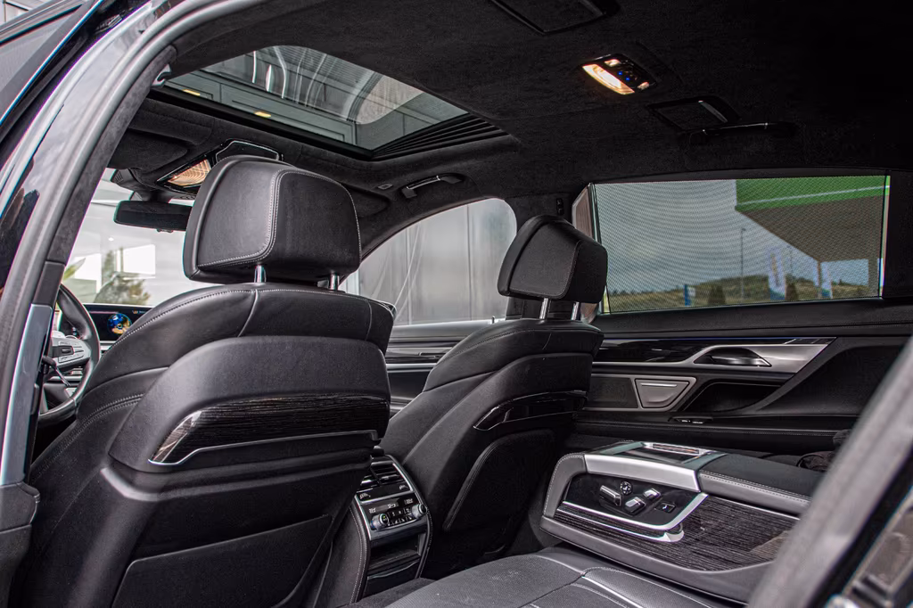 BMW M760