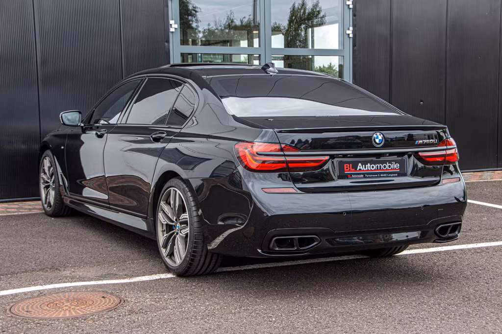BMW M760
