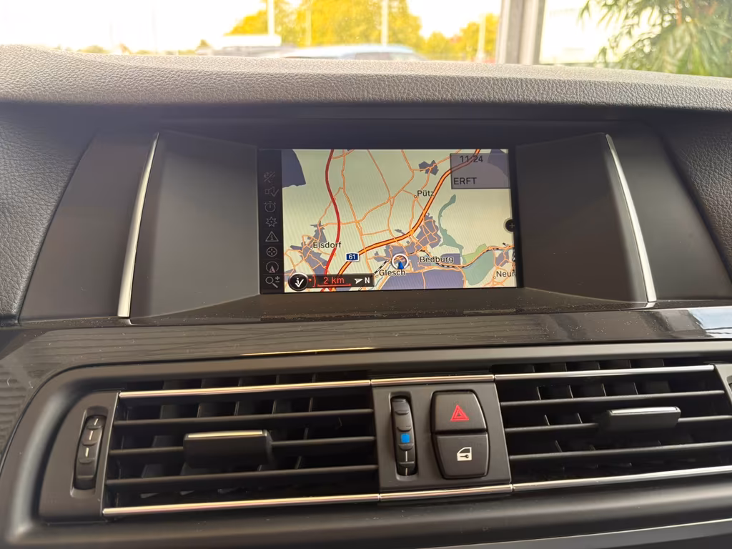 BMW 518