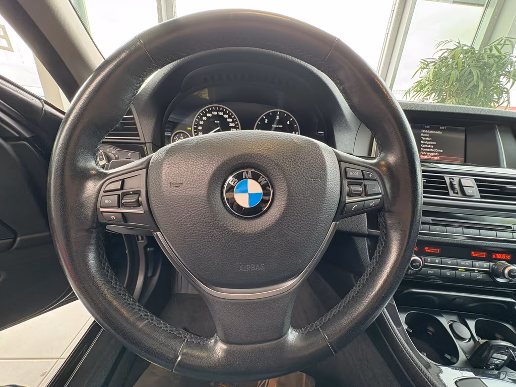 BMW 518