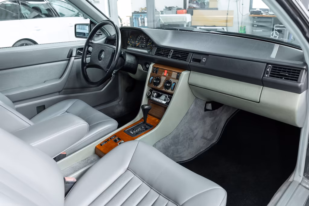 Mercedes-Benz CE 230