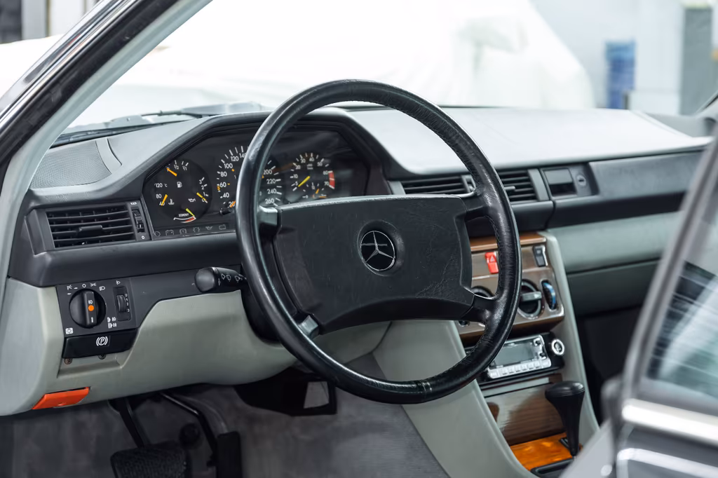 Mercedes-Benz CE 230