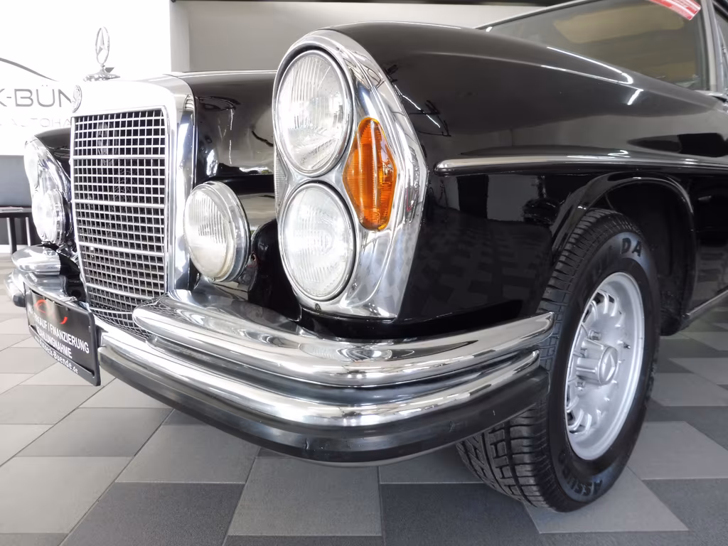 Mercedes-Benz 300