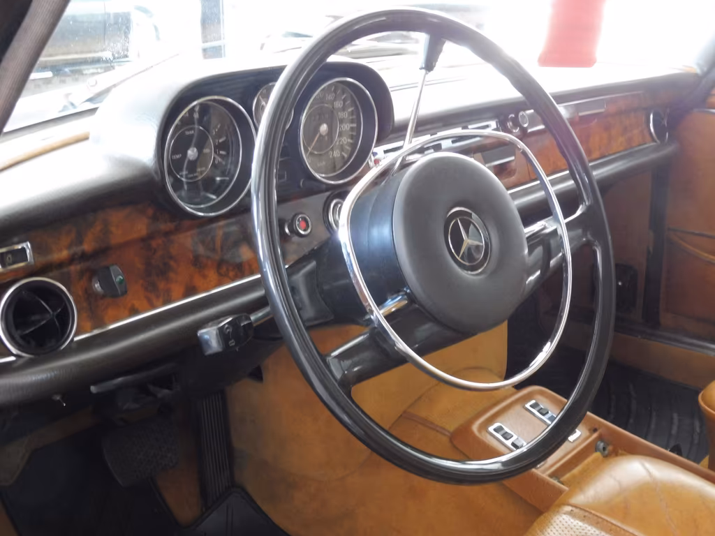Mercedes-Benz 300