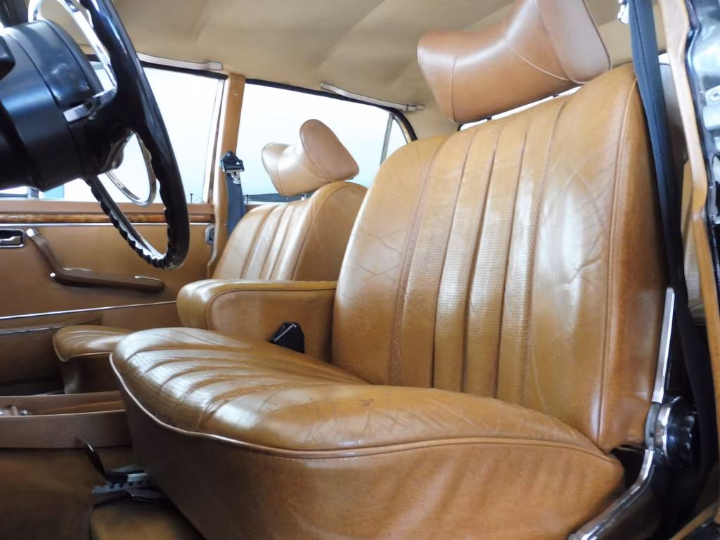 Mercedes-Benz 300