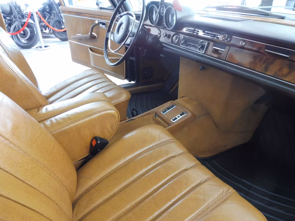 Mercedes-Benz 300