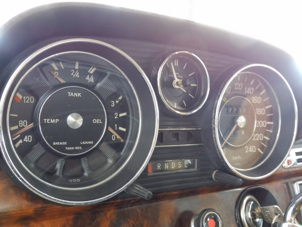 Mercedes-Benz 300