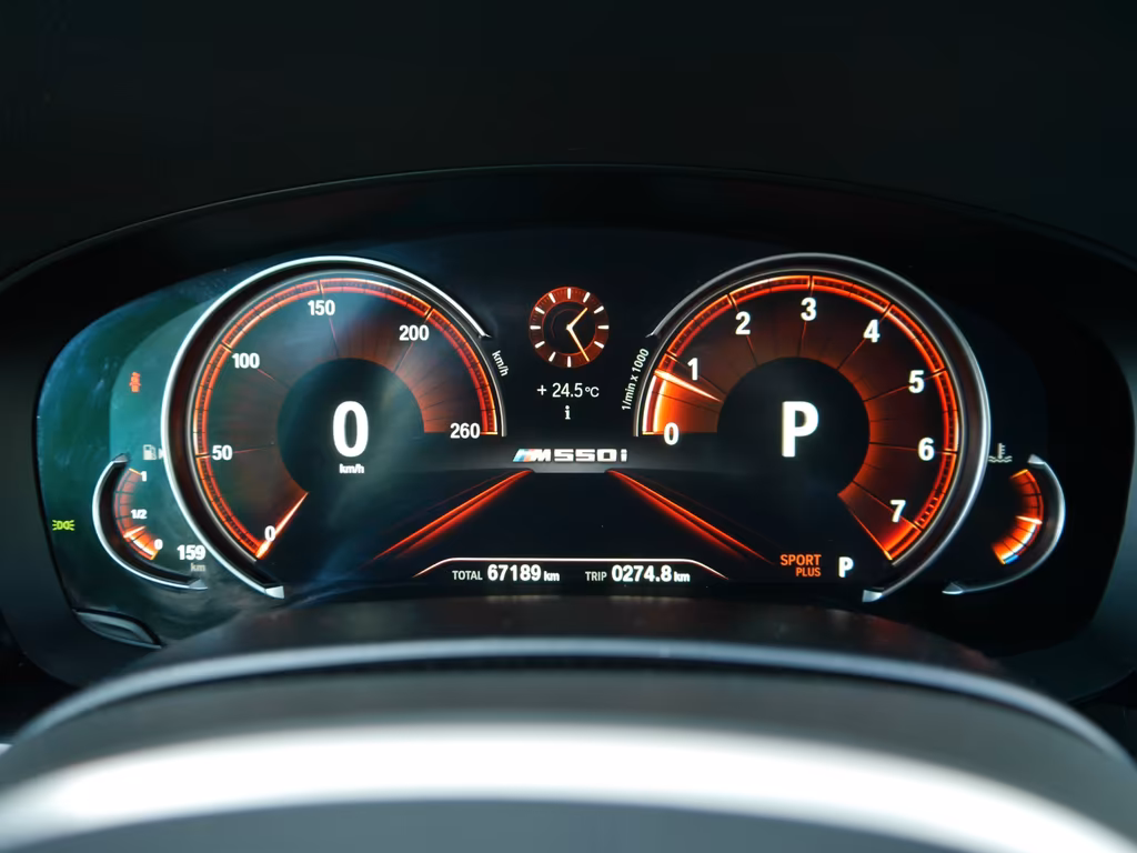 BMW M550