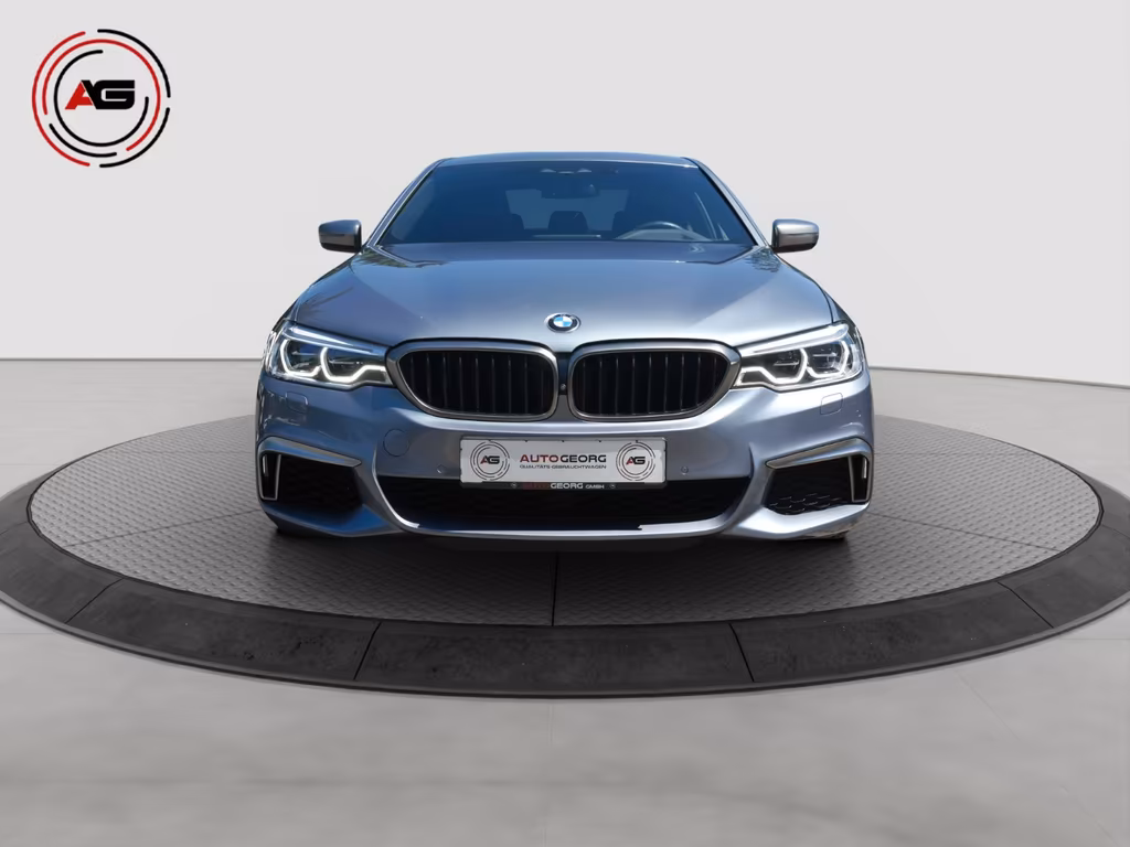 BMW M550