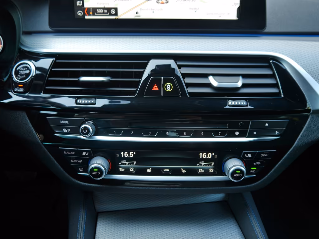 BMW M550