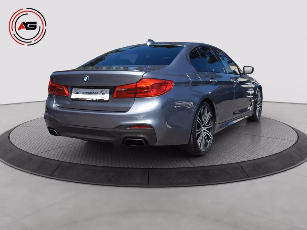 BMW M550
