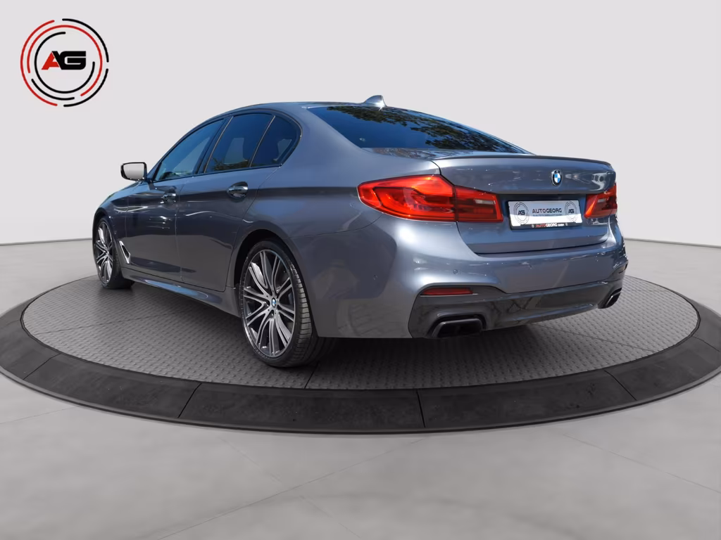 BMW M550