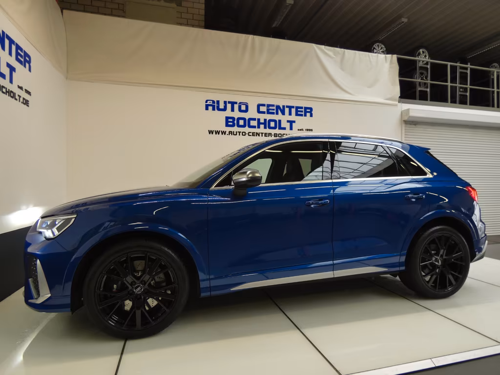Audi RSQ3