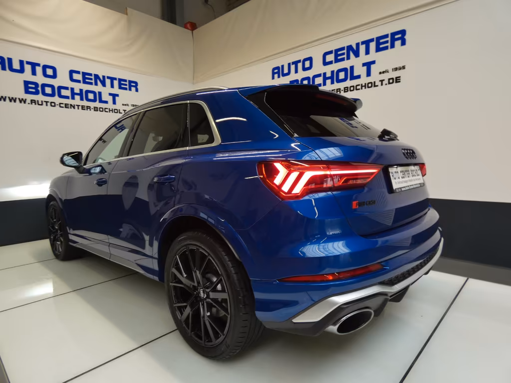 Audi RSQ3