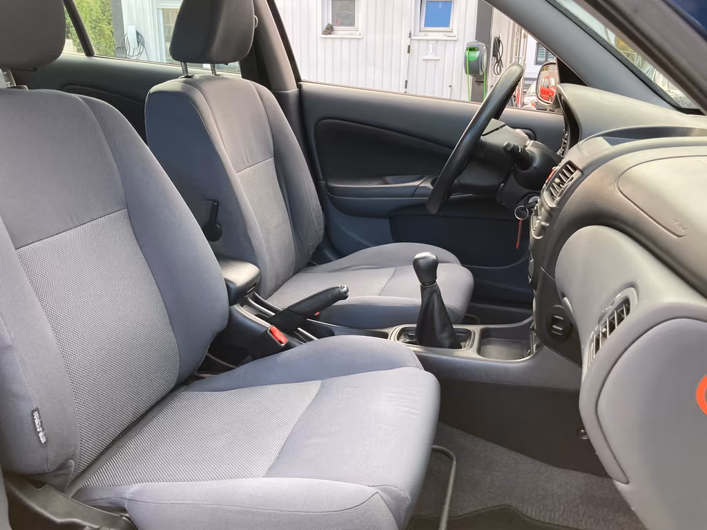 Nissan Almera