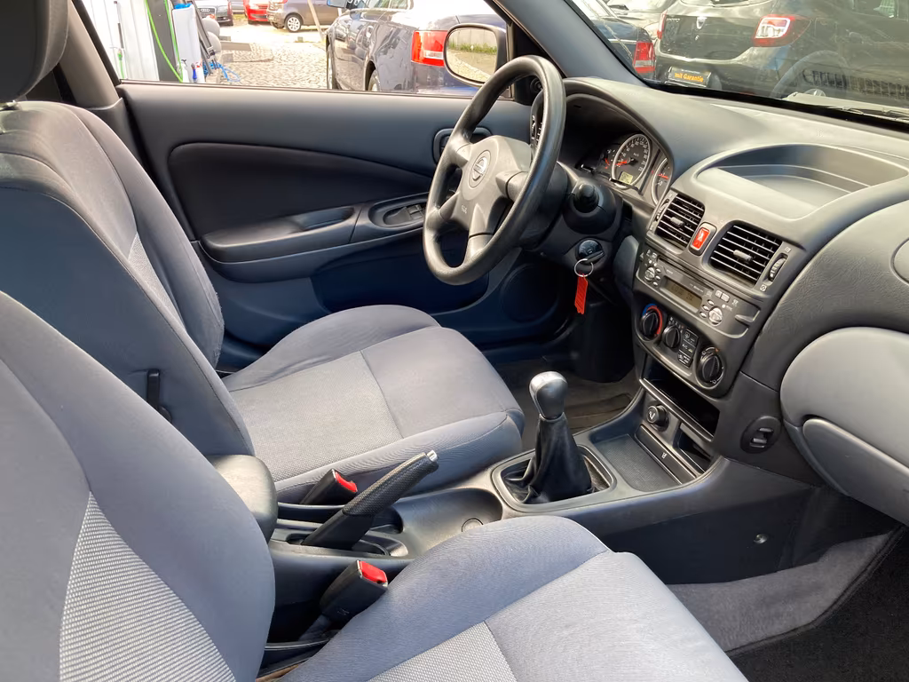 Nissan Almera
