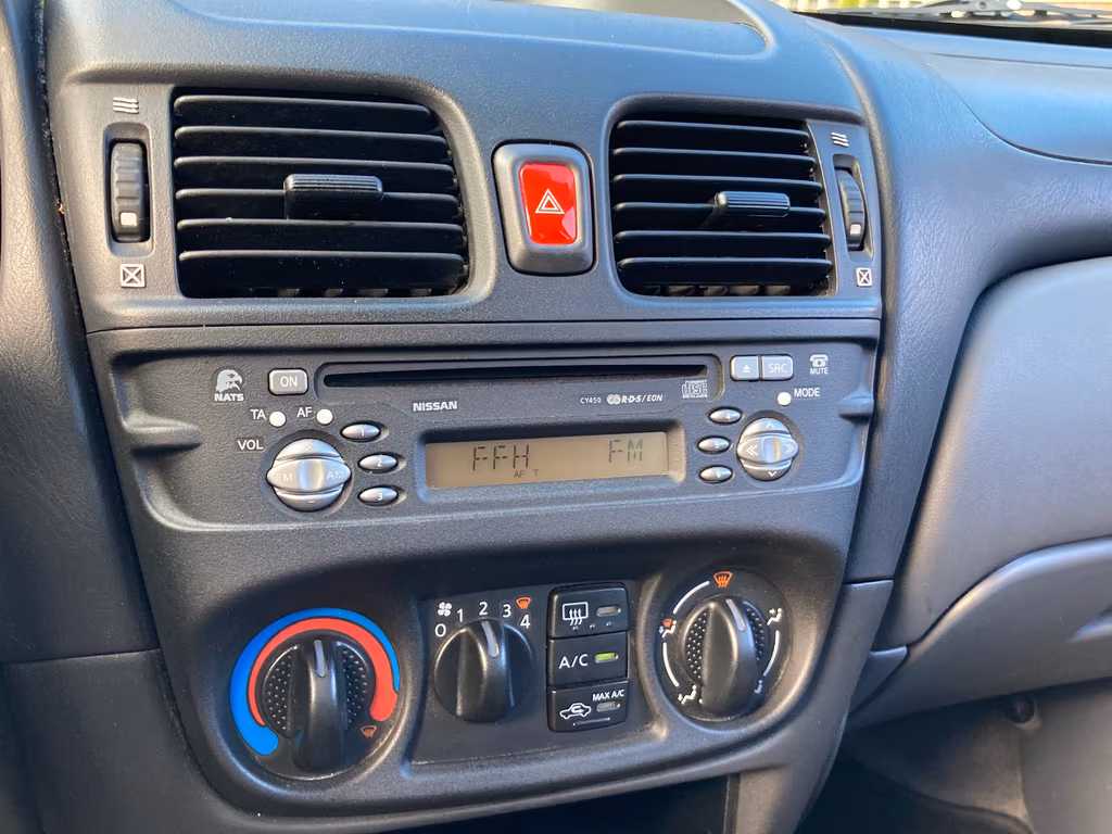 Nissan Almera