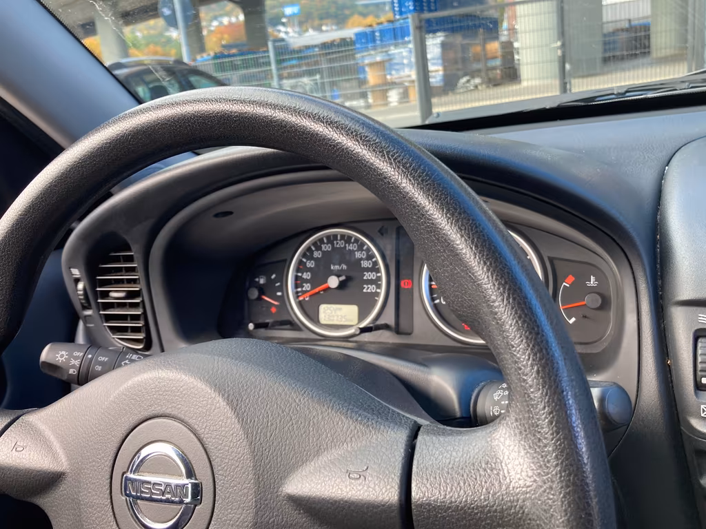 Nissan Almera