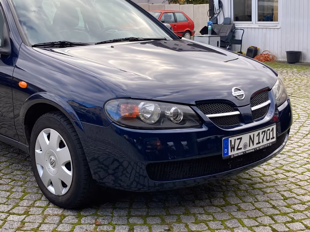 Nissan Almera
