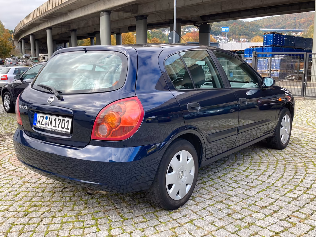 Nissan Almera