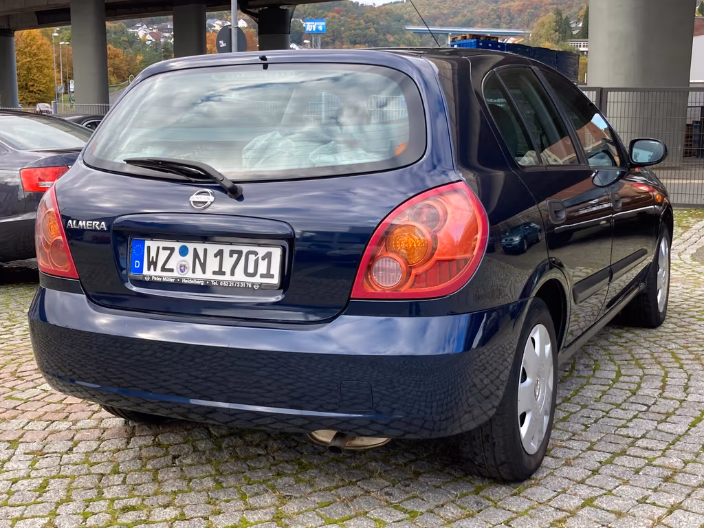 Nissan Almera