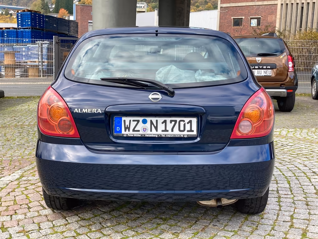 Nissan Almera