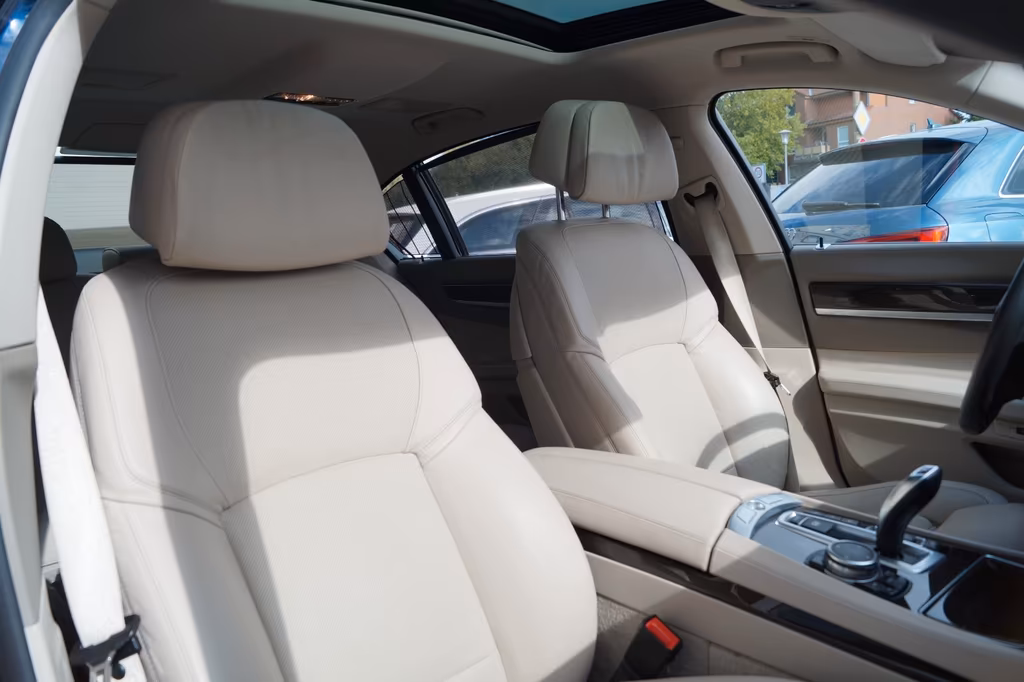 BMW 750