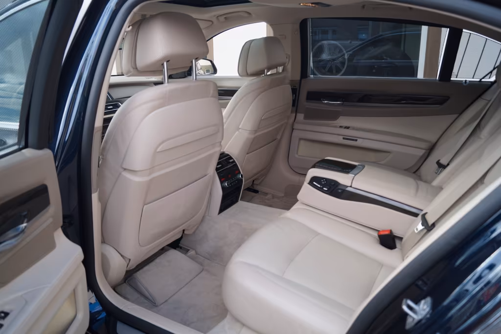 BMW 750