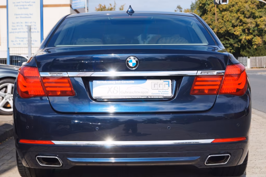 BMW 750