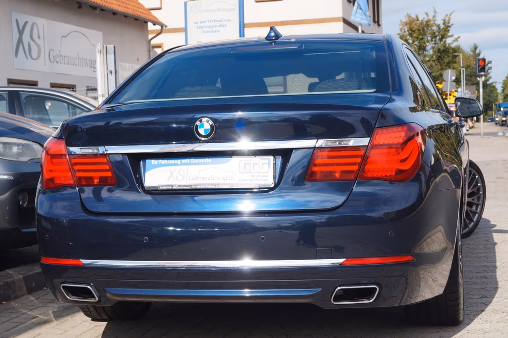 BMW 750