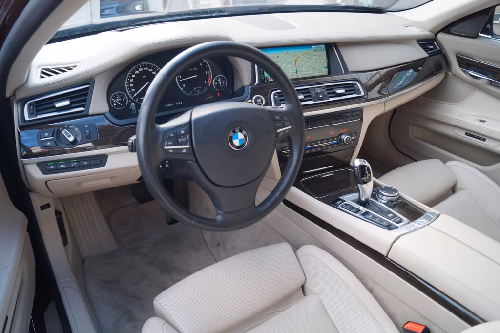 BMW 750