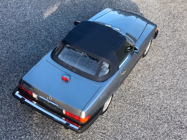 Mercedes-Benz SL 560