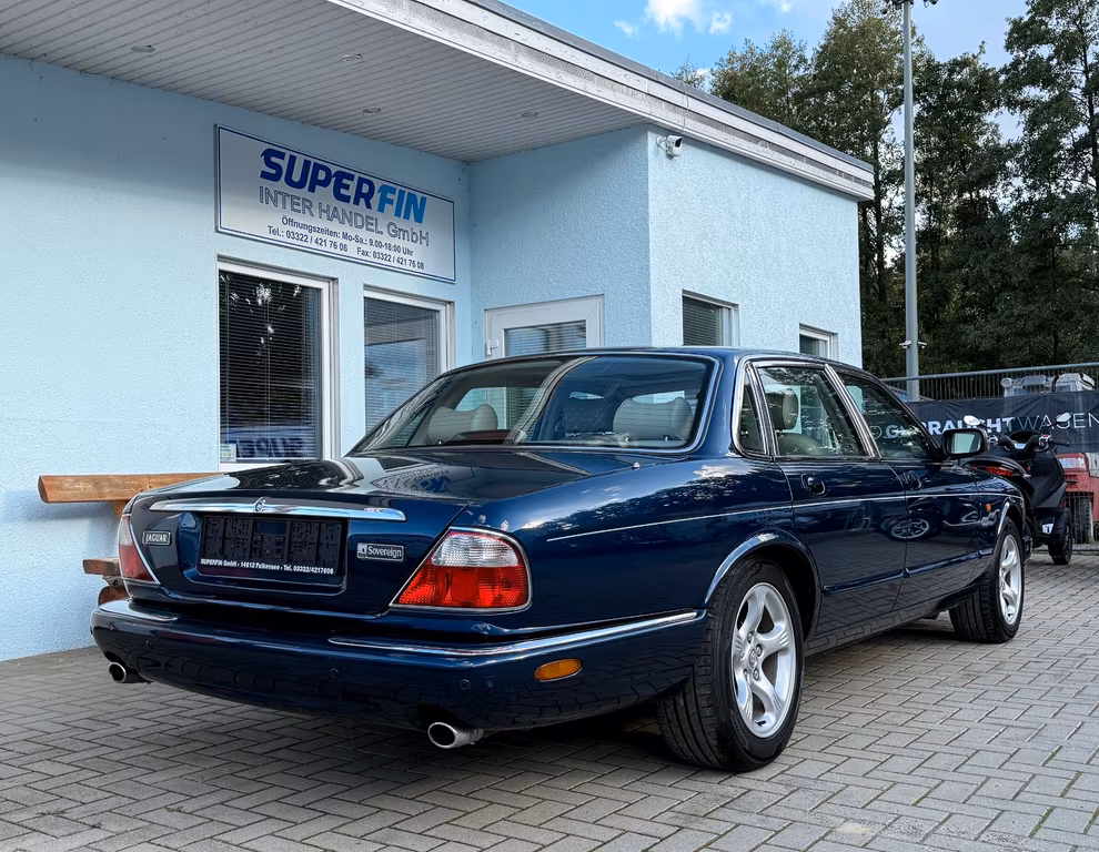 Jaguar XJ8