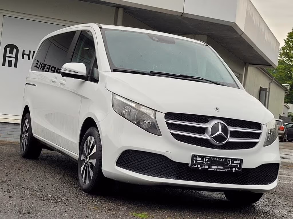Mercedes-Benz V 220