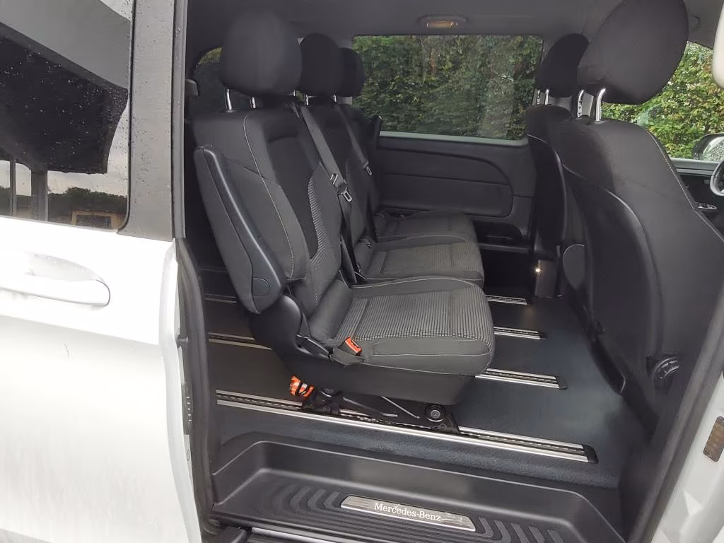 Mercedes-Benz V 220