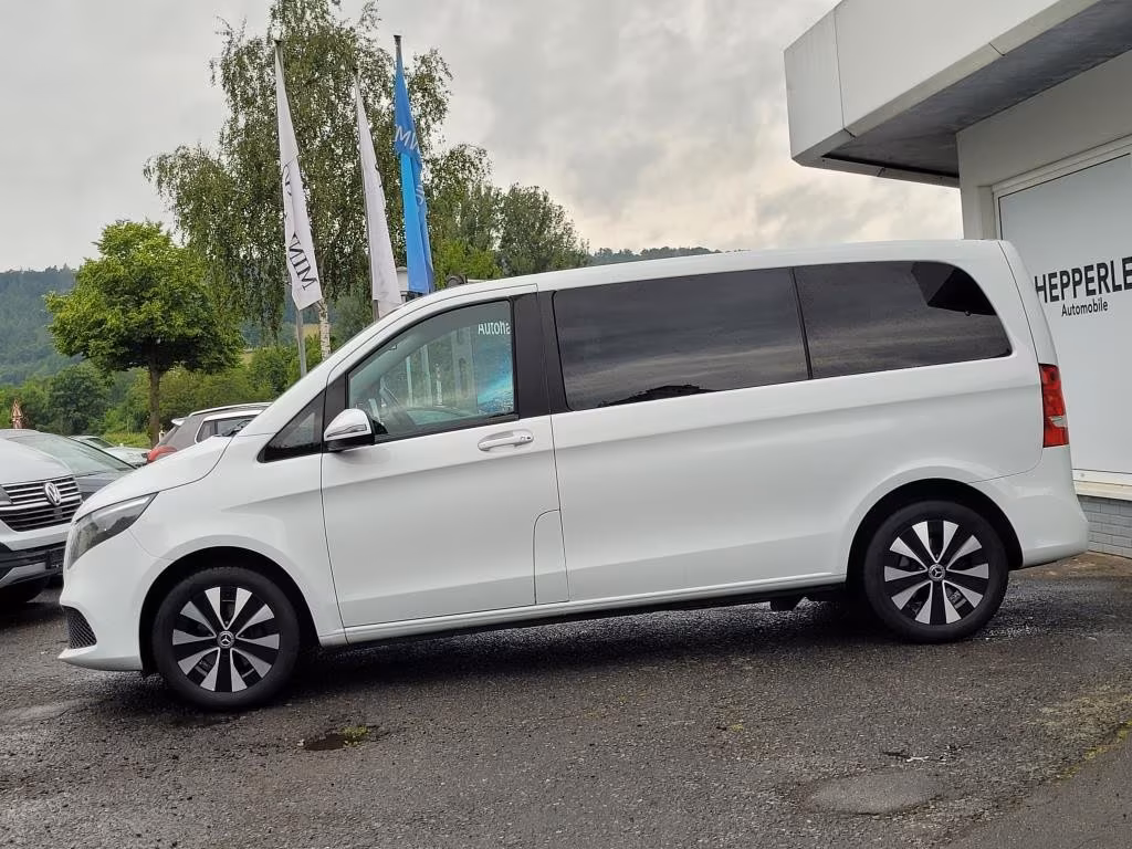 Mercedes-Benz V 220