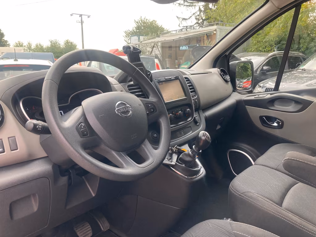 Nissan NV300