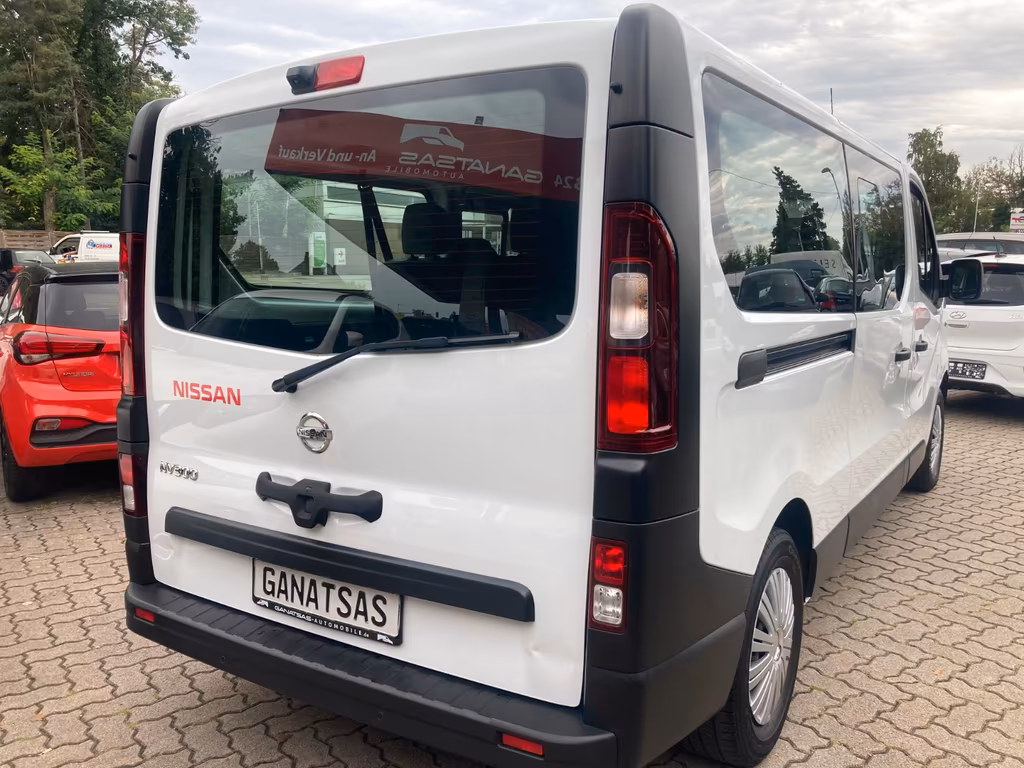 Nissan NV300