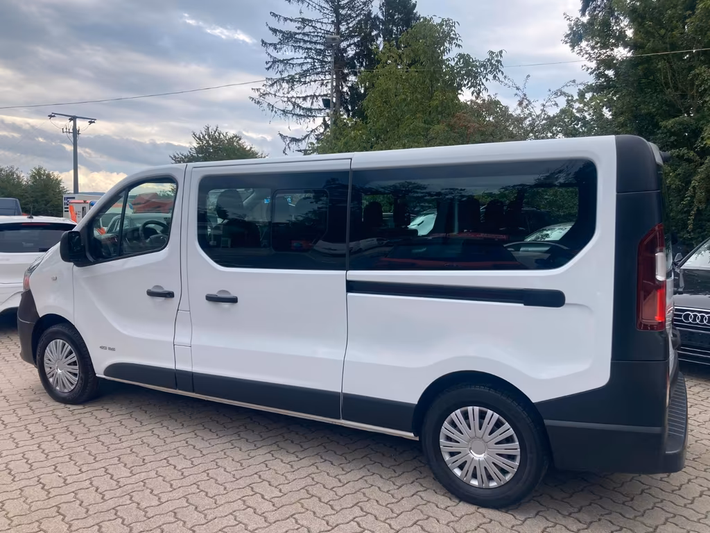 Nissan NV300