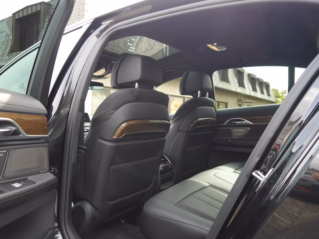 BMW 730