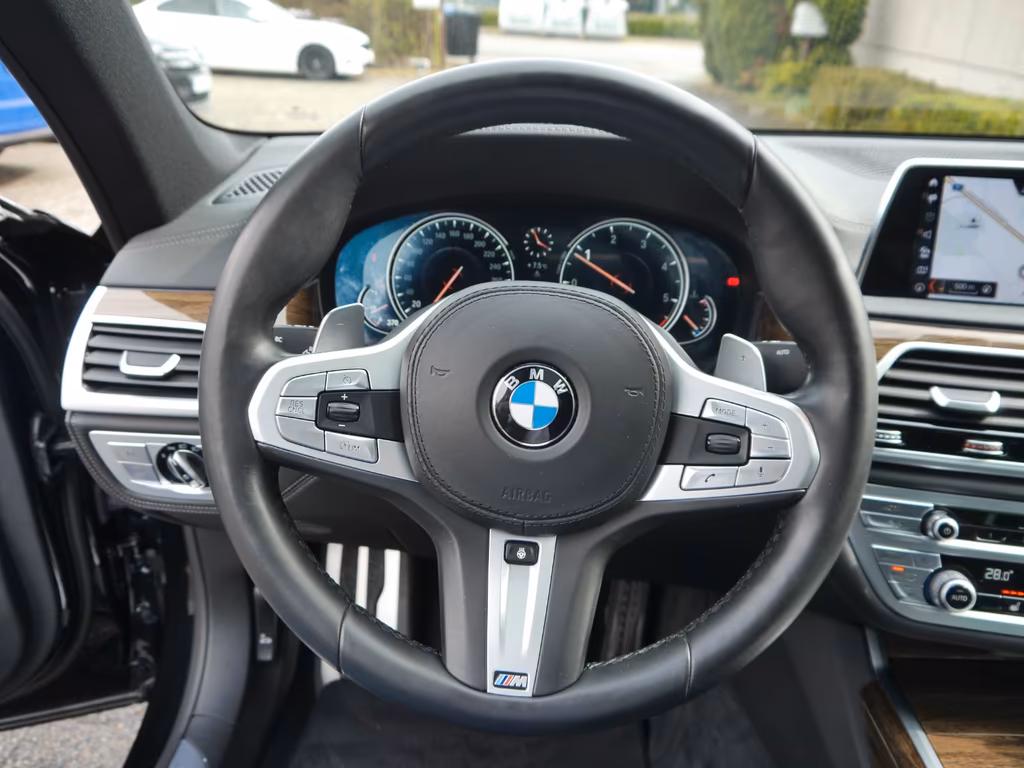 BMW 730