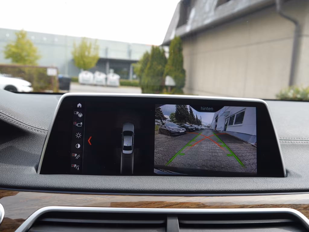 BMW 730